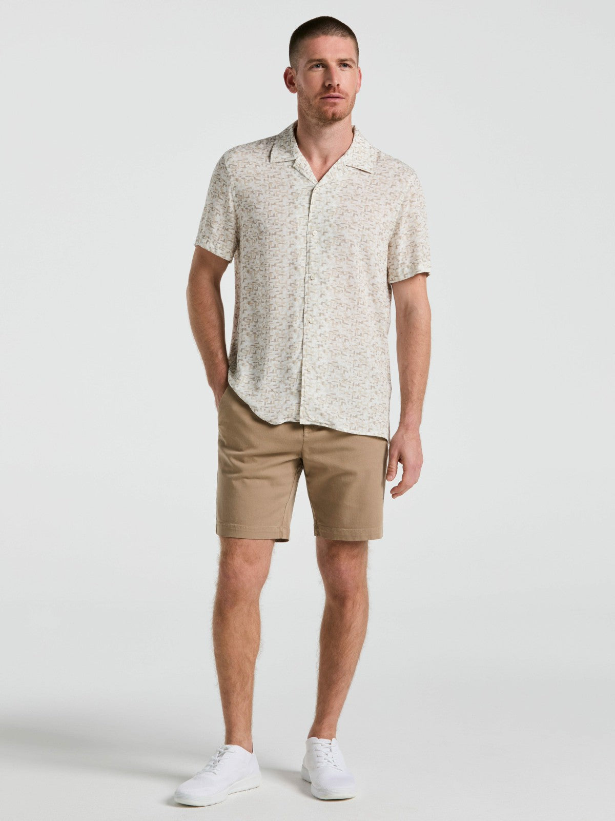 Perry Ellis 8" Flat Front Garment Dyed Short